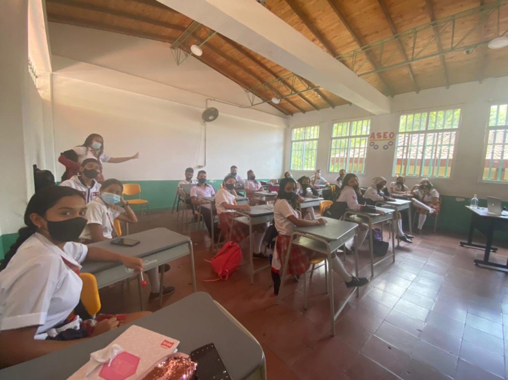 La presencialidad da un mayor entusiasmo a los estudiantes de Briceño. La presencialidad da un mayor entusiasmo a los estudiantes de Briceño.