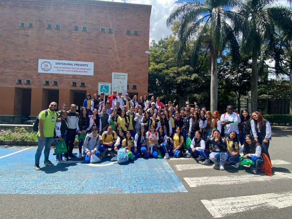 fotograf&iacute;a - mas cerca a la unal