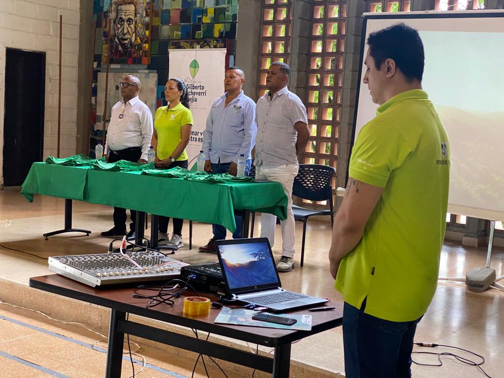 Imágenes de los actos protocolarios de entregas de becas en Necoclí y Apartadó. Imágenes de los actos protocolarios de entregas de becas en Necoclí y Apartadó.