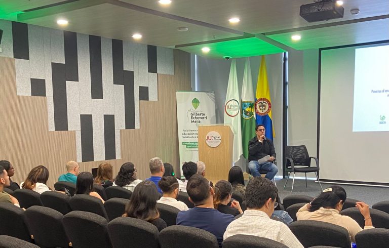 L&iacute;der de proyectos en la Audiencia P&uacute;blica de Rendici&oacute;n de Cuentas 2024-1