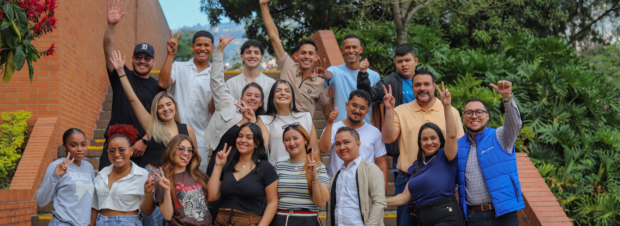beneficiarios de becas mateo perez rueda corpogem 2048x749 - Qui&eacute;nes somos Corporaci&oacute;n Gilberto Echeverri mej&iacute;a